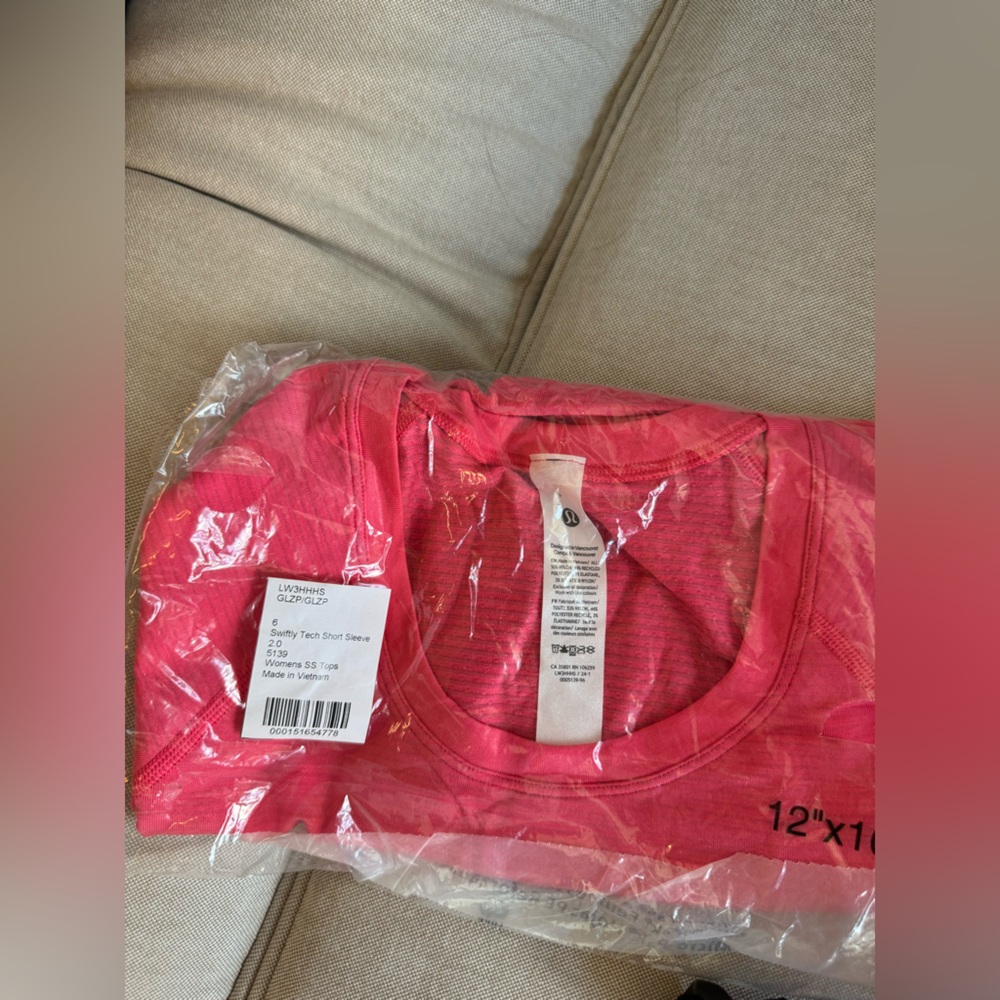 Lululemon Swiftly Tech Short-Sleeve Shirt *Hip Length